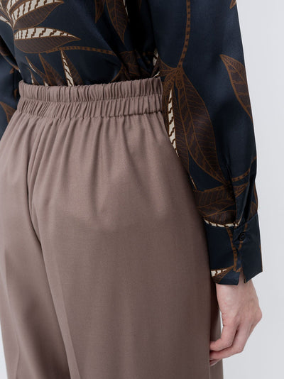 Straight Leg Trousers in taupe