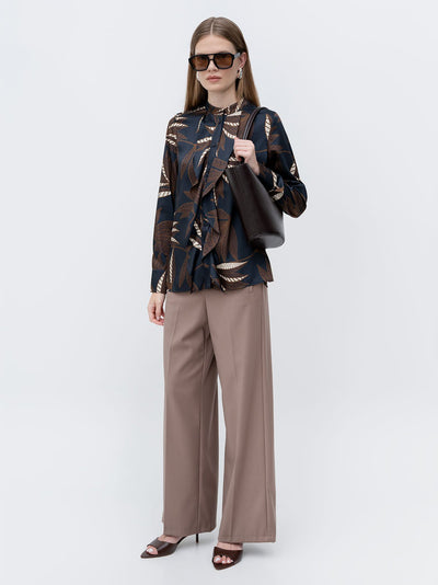 Straight Leg Trousers in taupe