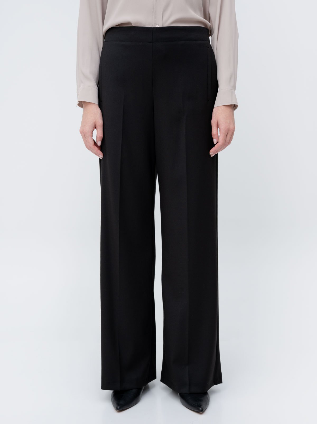 Straight fit trousers with elasticated waist