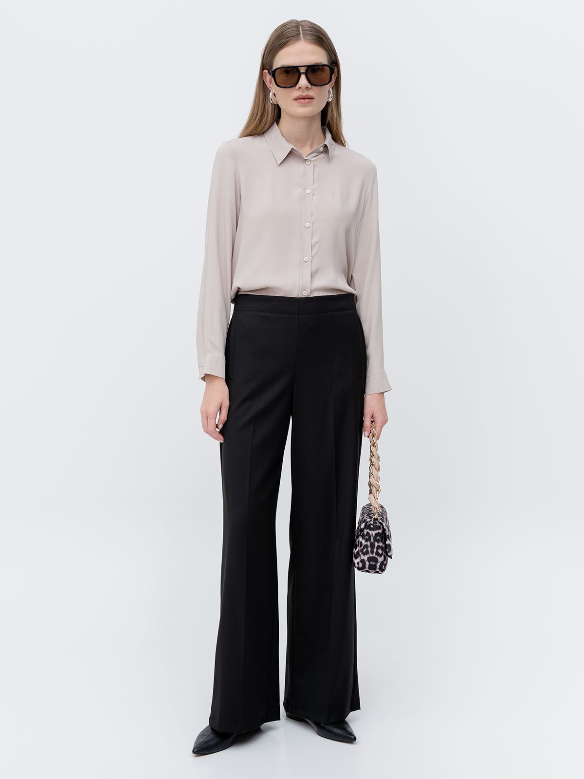 Straight fit trousers with elasticated waist