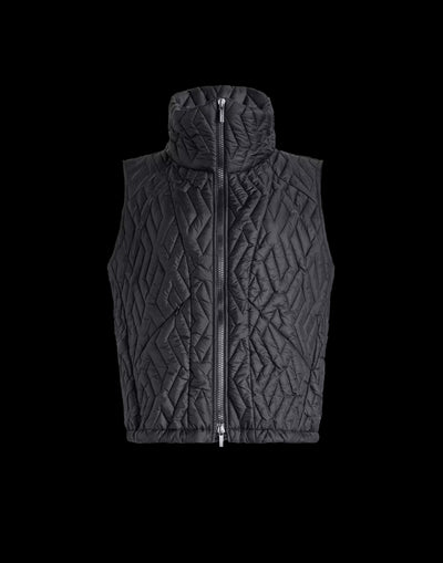 Gilet with geometric quilting