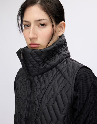 Gilet with geometric quilting