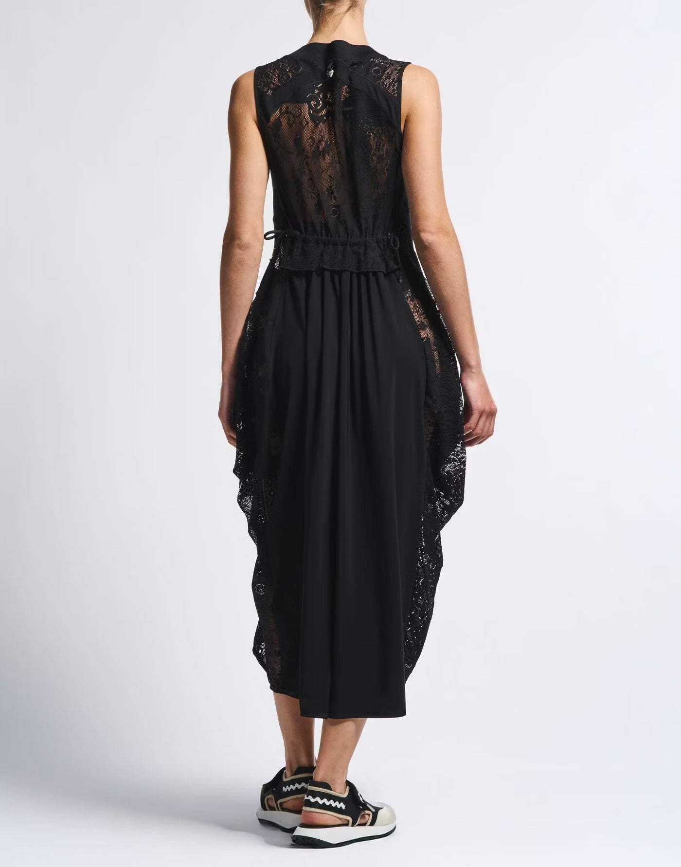 Sleeveless black stretch lace dress