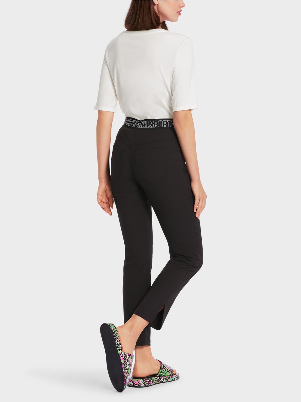 Slim trousers with high waist