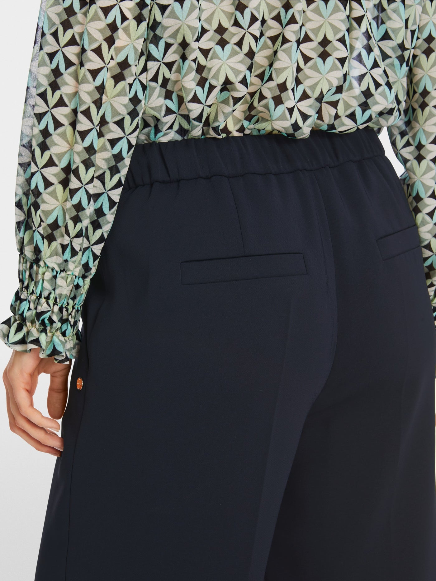 Wide leg flowing trousers