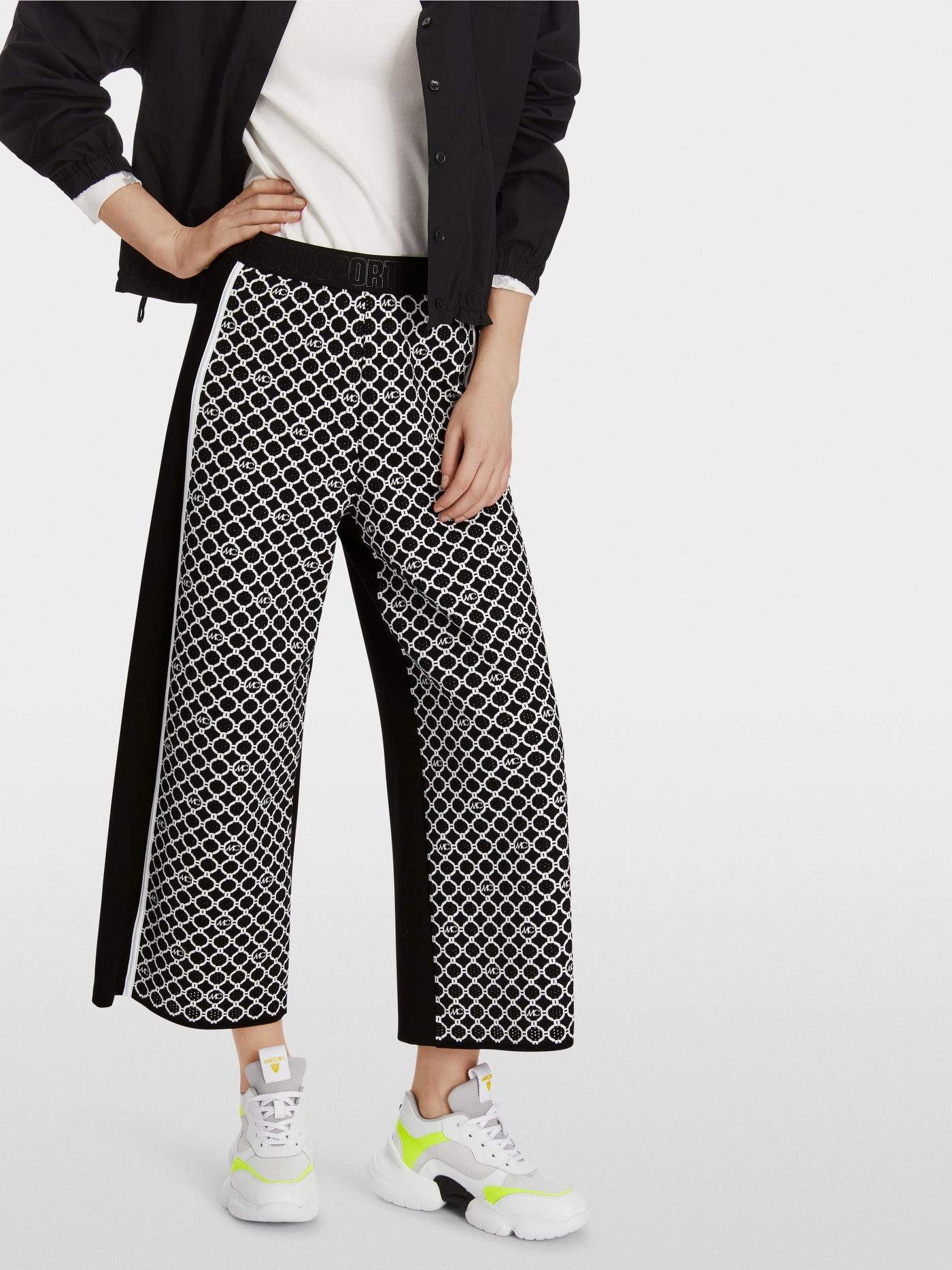 Wide leg knitted trousers