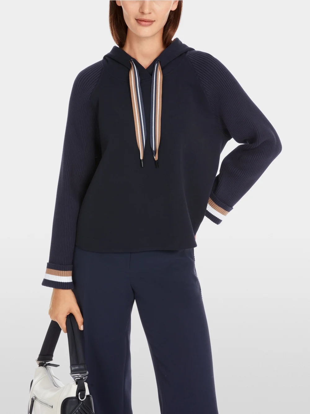 Elegant sweatshirt with striped details