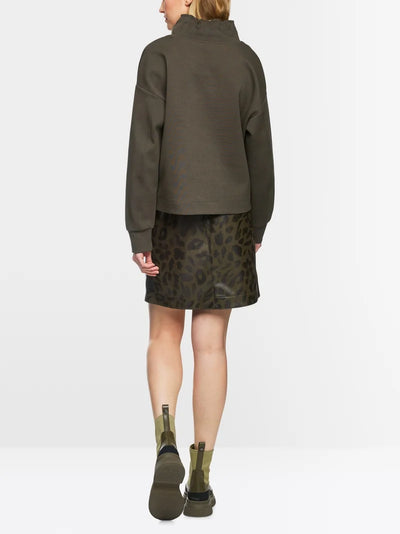 Sweatshirt with leopard print
