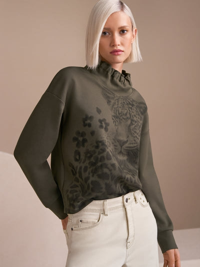 Sweatshirt with leopard print