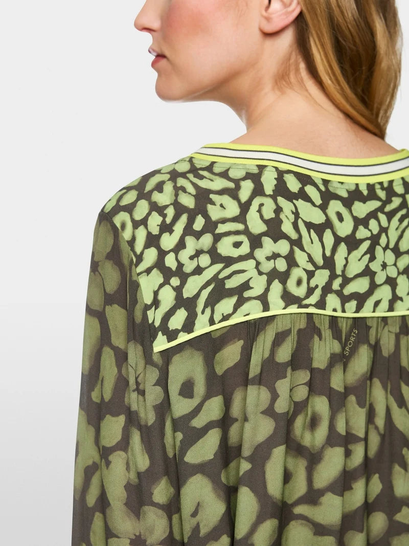 Slip-on blouse with leo print
