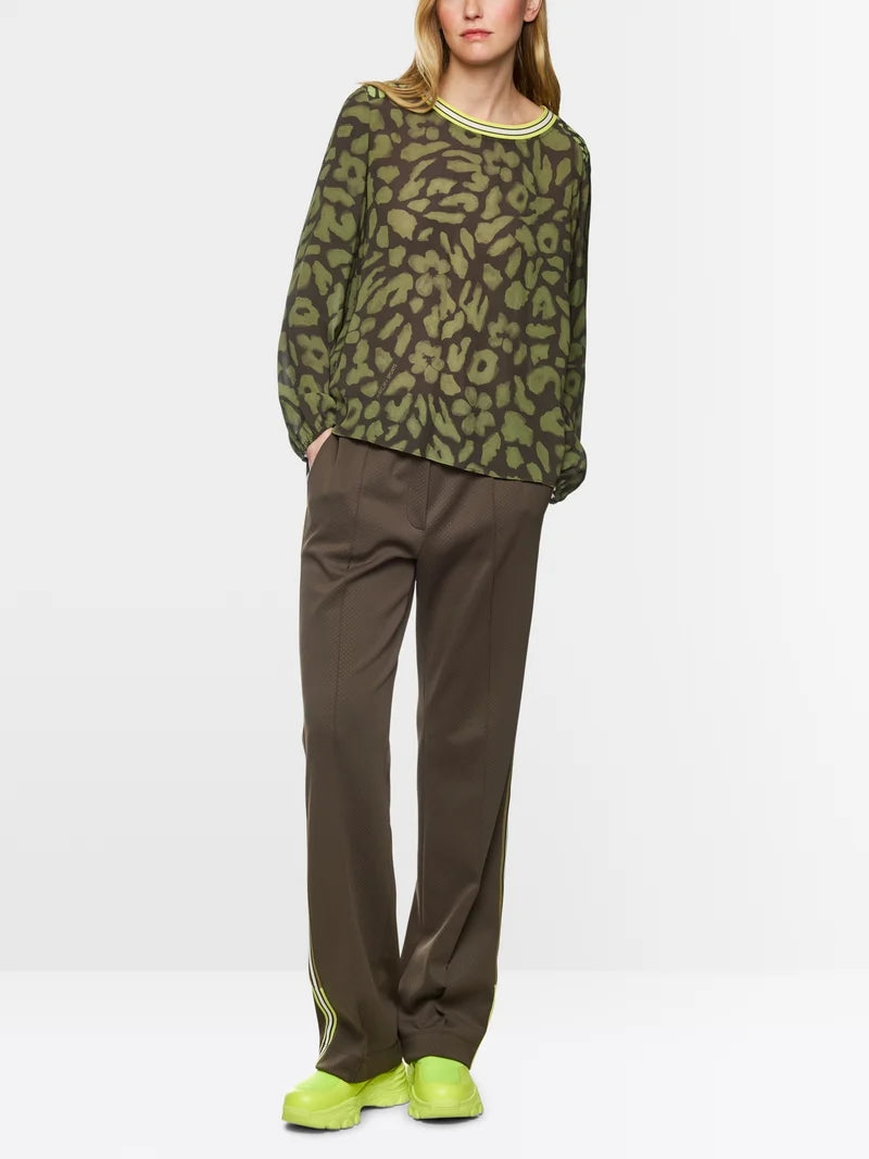 Slip-on blouse with leo print