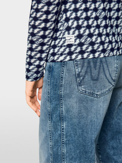Buttoned polo shirt