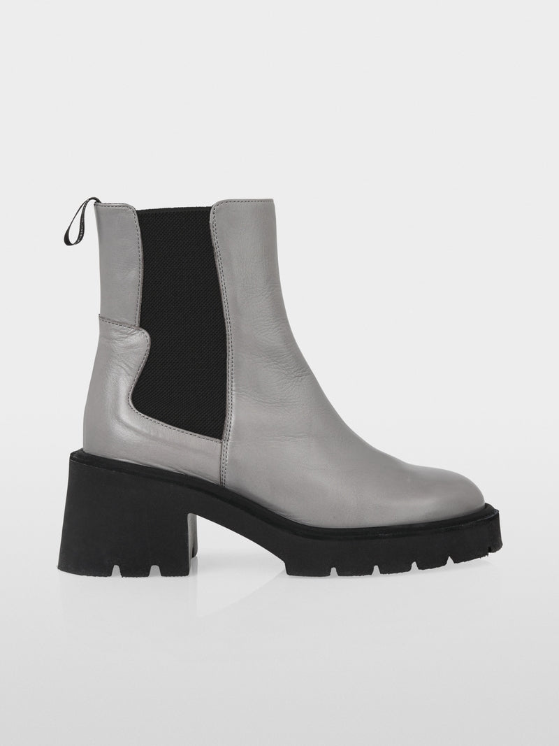 Leather Chelsea boots
