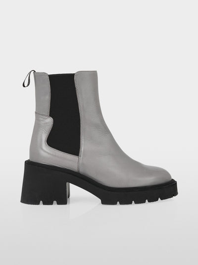 Leather Chelsea boots