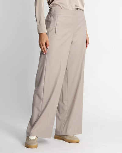 Flannel Trousers – Straight Fit