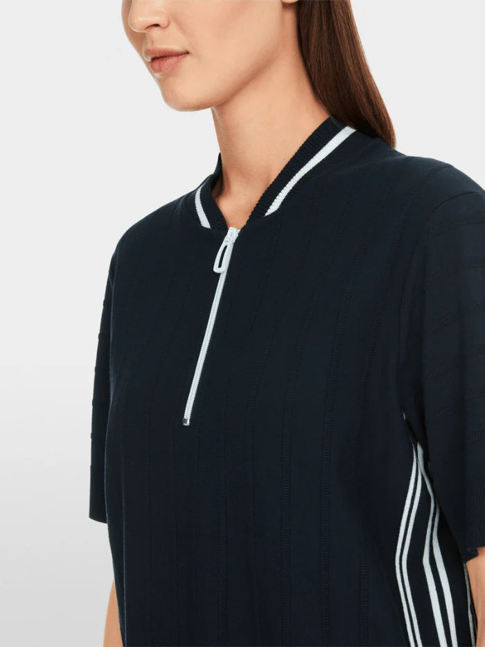 Short sleeved jumper with front zip